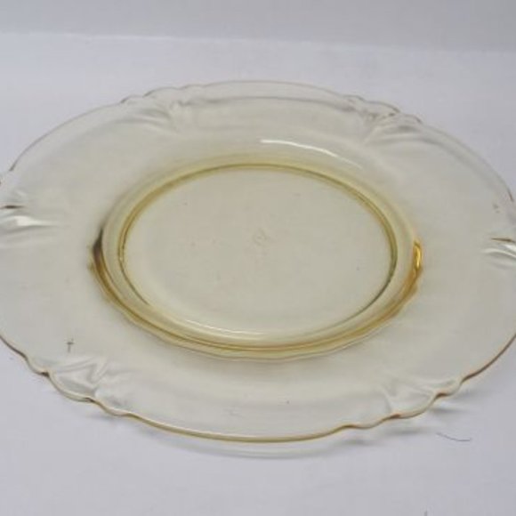 Heisey Elegant Glass Sahara Yellow EMPRESS 7 1/2 Inch Salad Plate - Picture 1 of 4